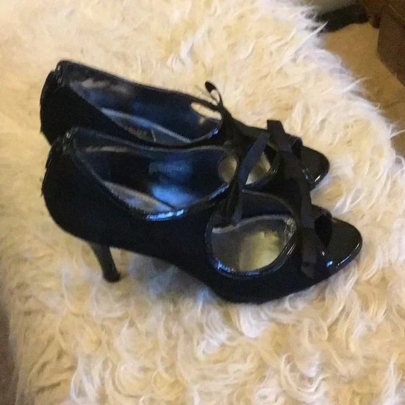 White House Black Market Black Open Toe Dress Shoes Size 6 - Picture 2 of 7